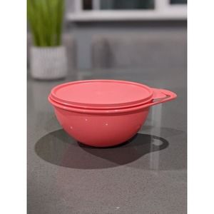 Tupperware Thatsa Mixing Bowl 6 Cup Guava/Salmon New!!!